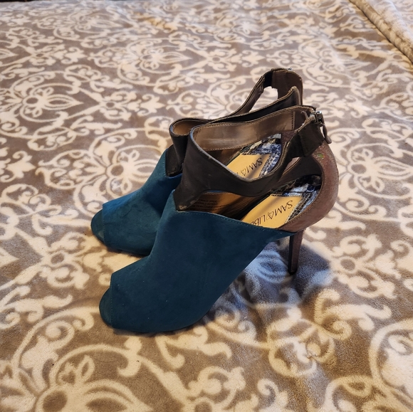 Sam and Libby Pumps - Picture 1 of 4